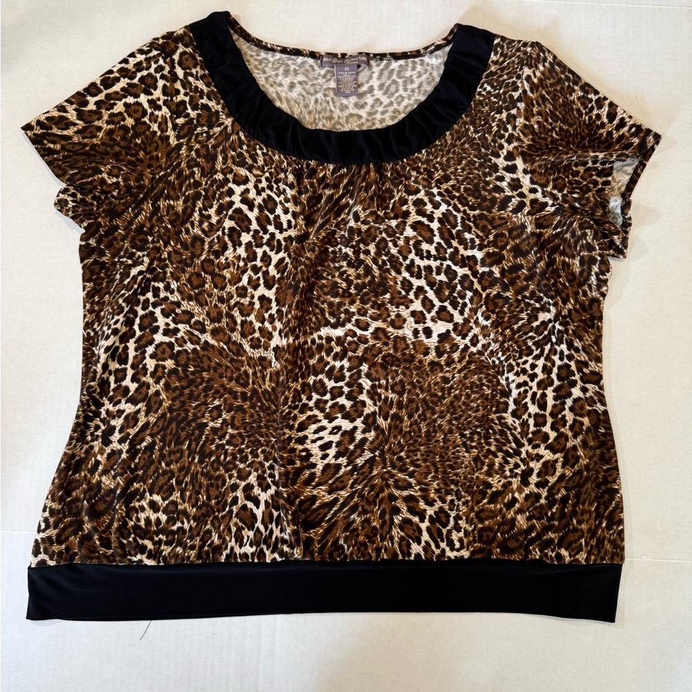 Chic Leopard Print Blouse with Black Accents